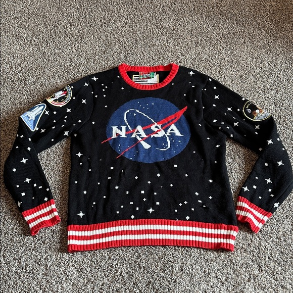 Spencer’s NASA Christmas sweater. (3 way lights steady, blinking or off) Size M - Picture 1 of 5